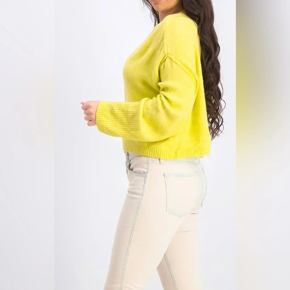 Hooked Up Women Cropped Pullover Sweater - Picture 2 of 9